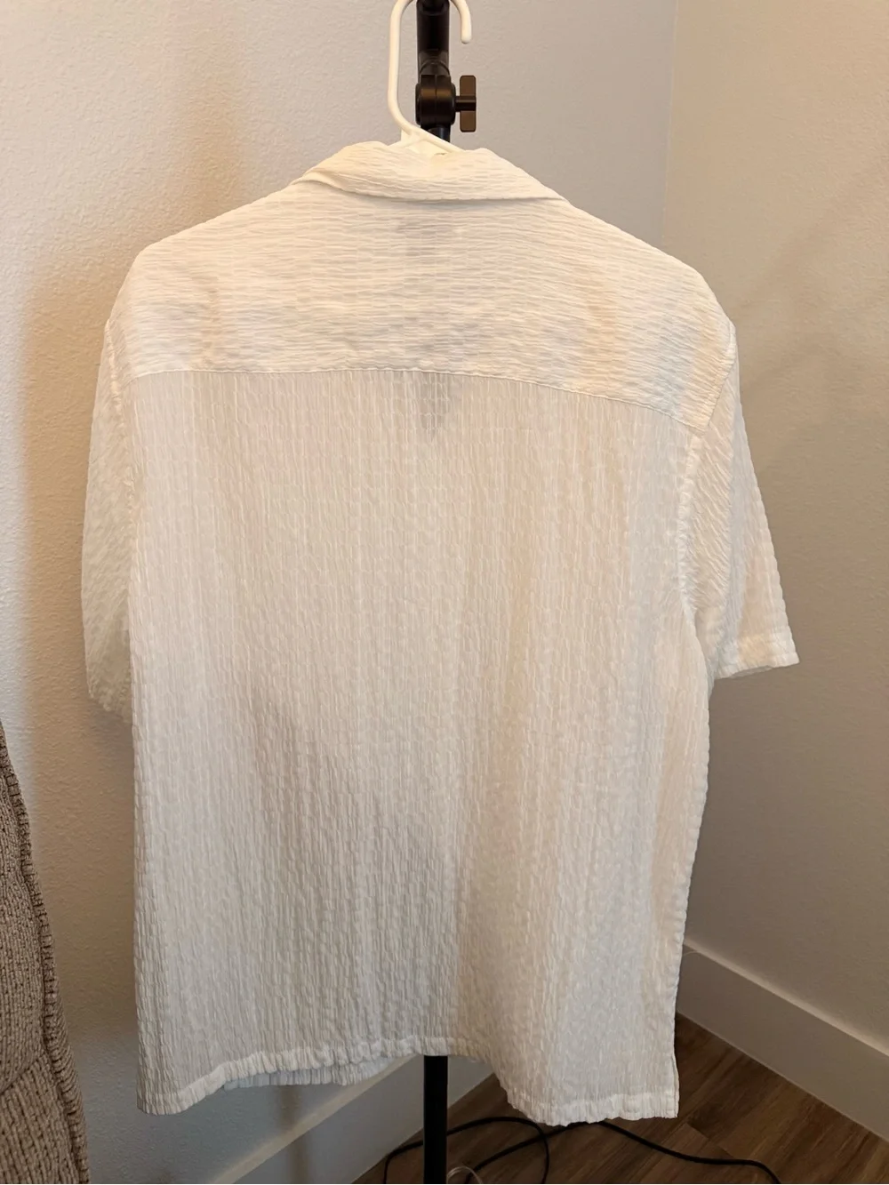 Zara White Textured Short-Sleeve Button-Down Shirt